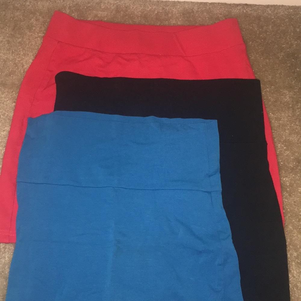 Stretchy pencil skirts